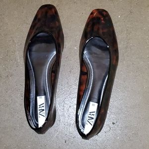 Zara tortoise shell flat NWT 7.5 bloggers favorite